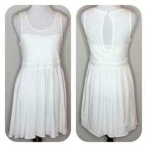 The impeccable Pig White Dress Diamond Netting Size Medium
